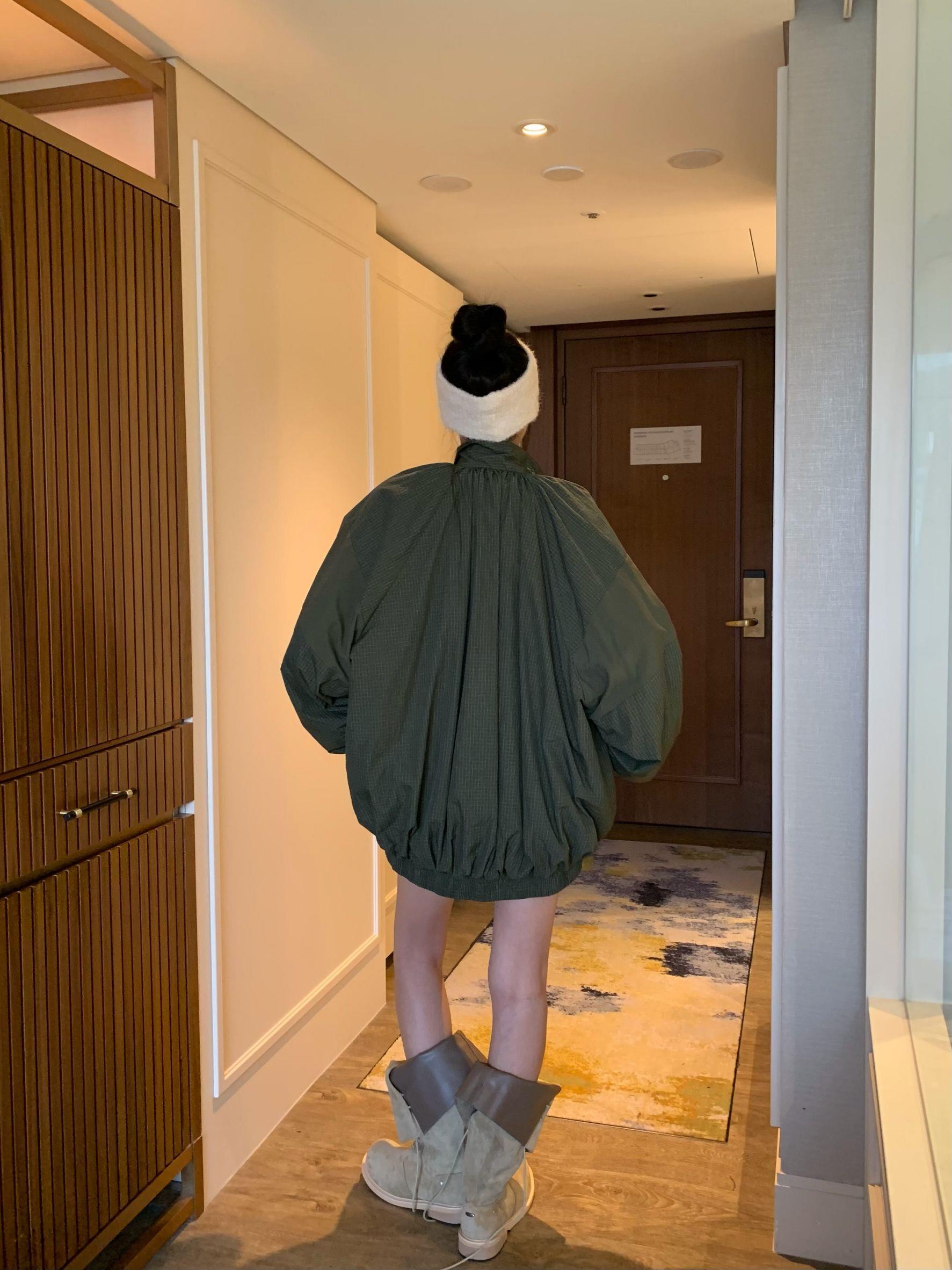 線條格紋尼龍外套
